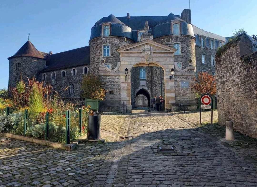 L'Appartement Du Chateau Boulogne-sur-Mer Exterior foto